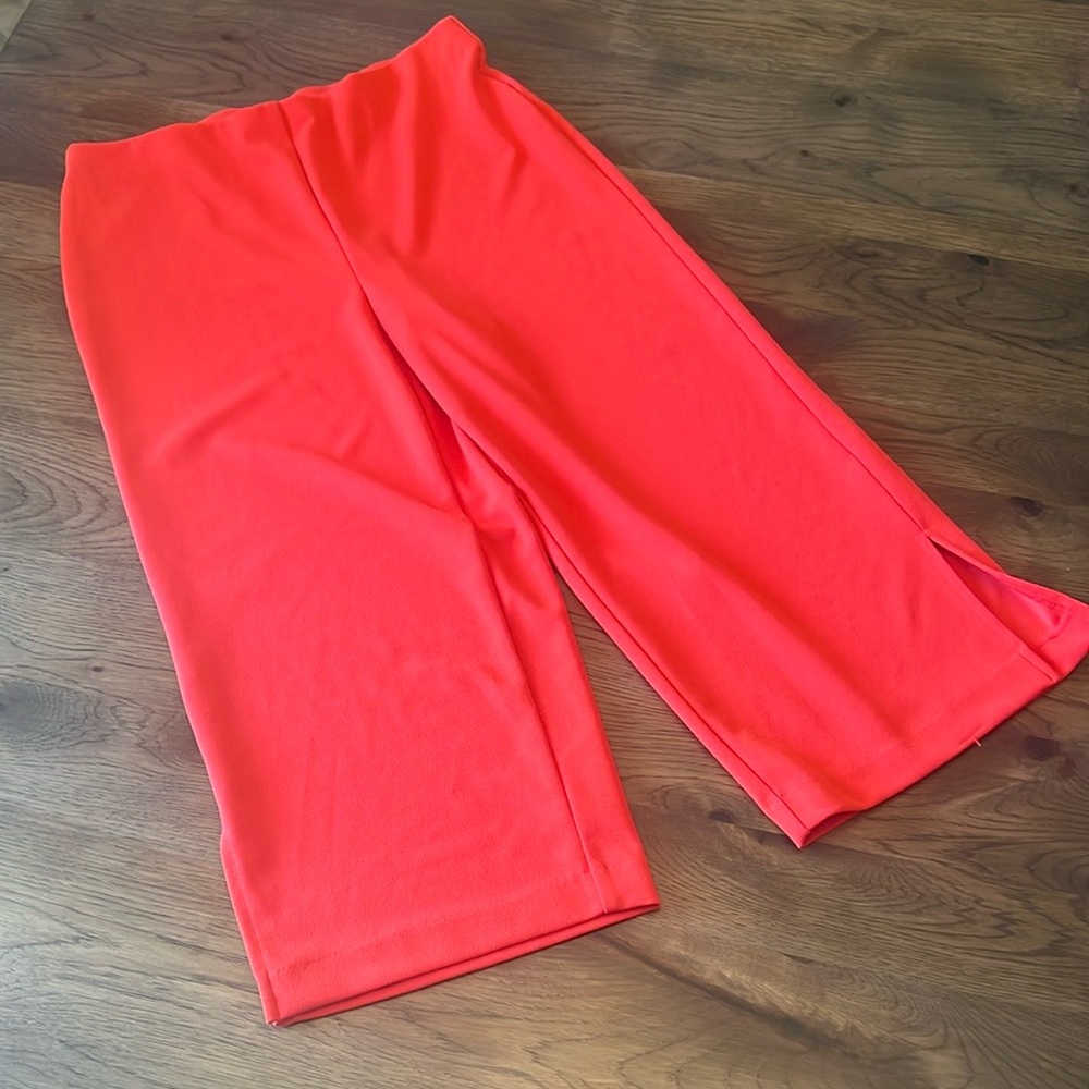 Jules & Leopoldo Women's Wide Leg Cropped Pants Medium